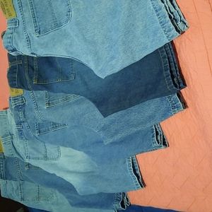 Men's denim carpenter-style shorts by Old Navy. Sz. 36 waist.